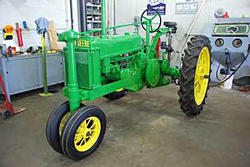 John Deere 1940-50 tractor