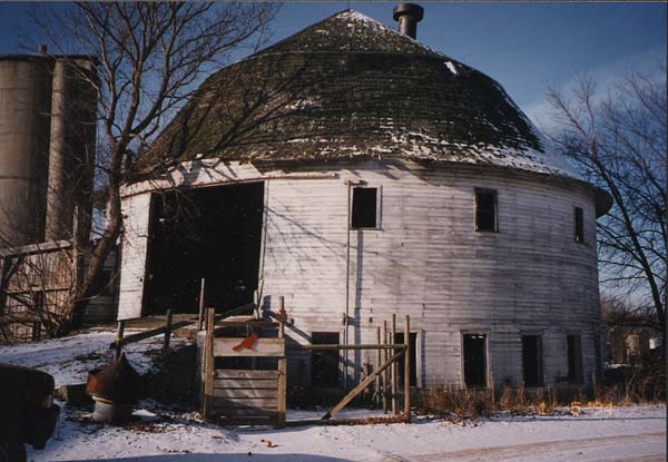 Round Barn on Dougan Farm, Abandoned