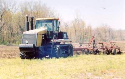 Caterpillar with Field Cultivator, 2007 Caterpillar with Field Cultivator, 2007